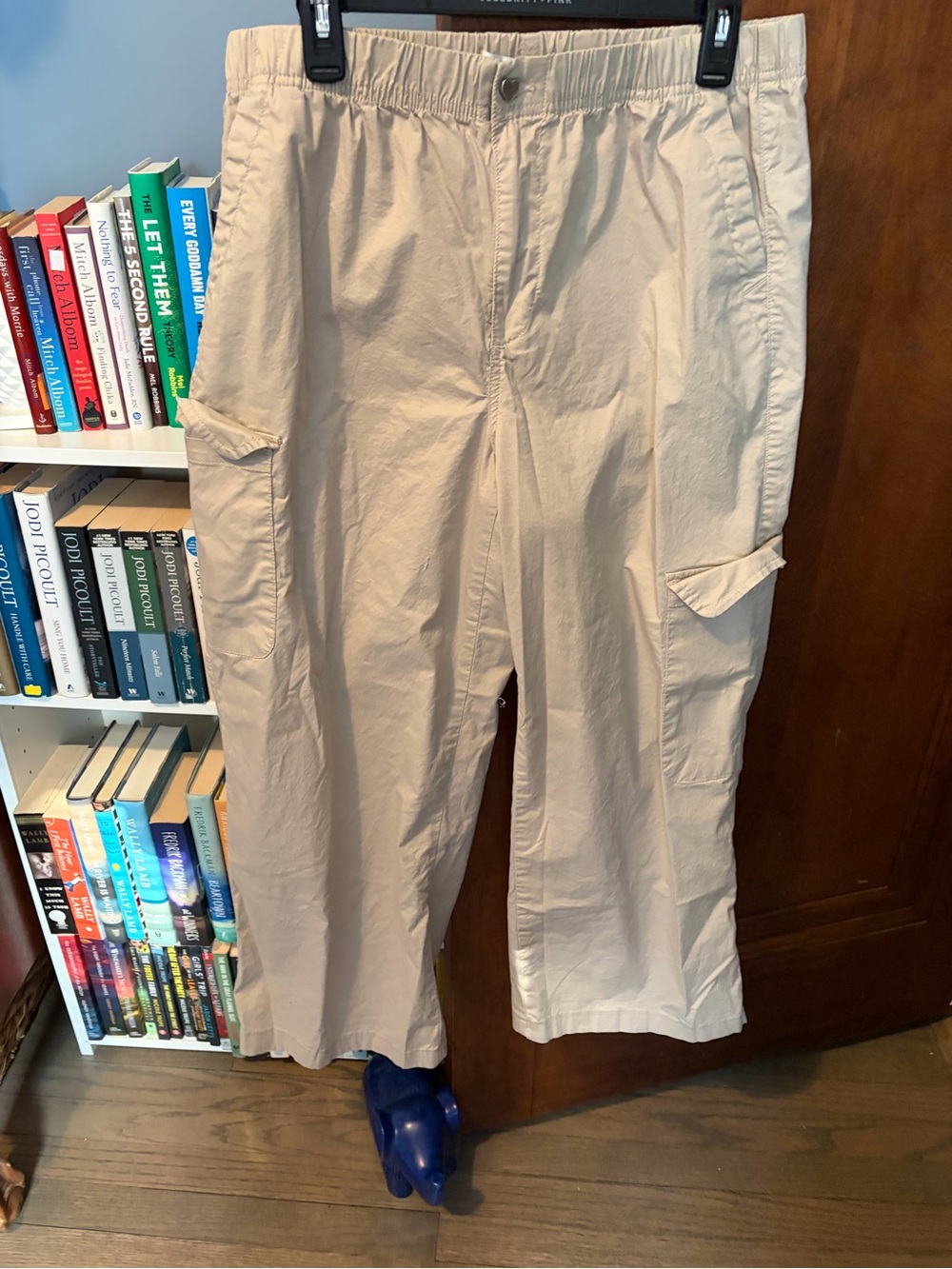 Celebrity Pink Women’s Beige Cargo Pants with Side Pockets and Elastic Wsistband